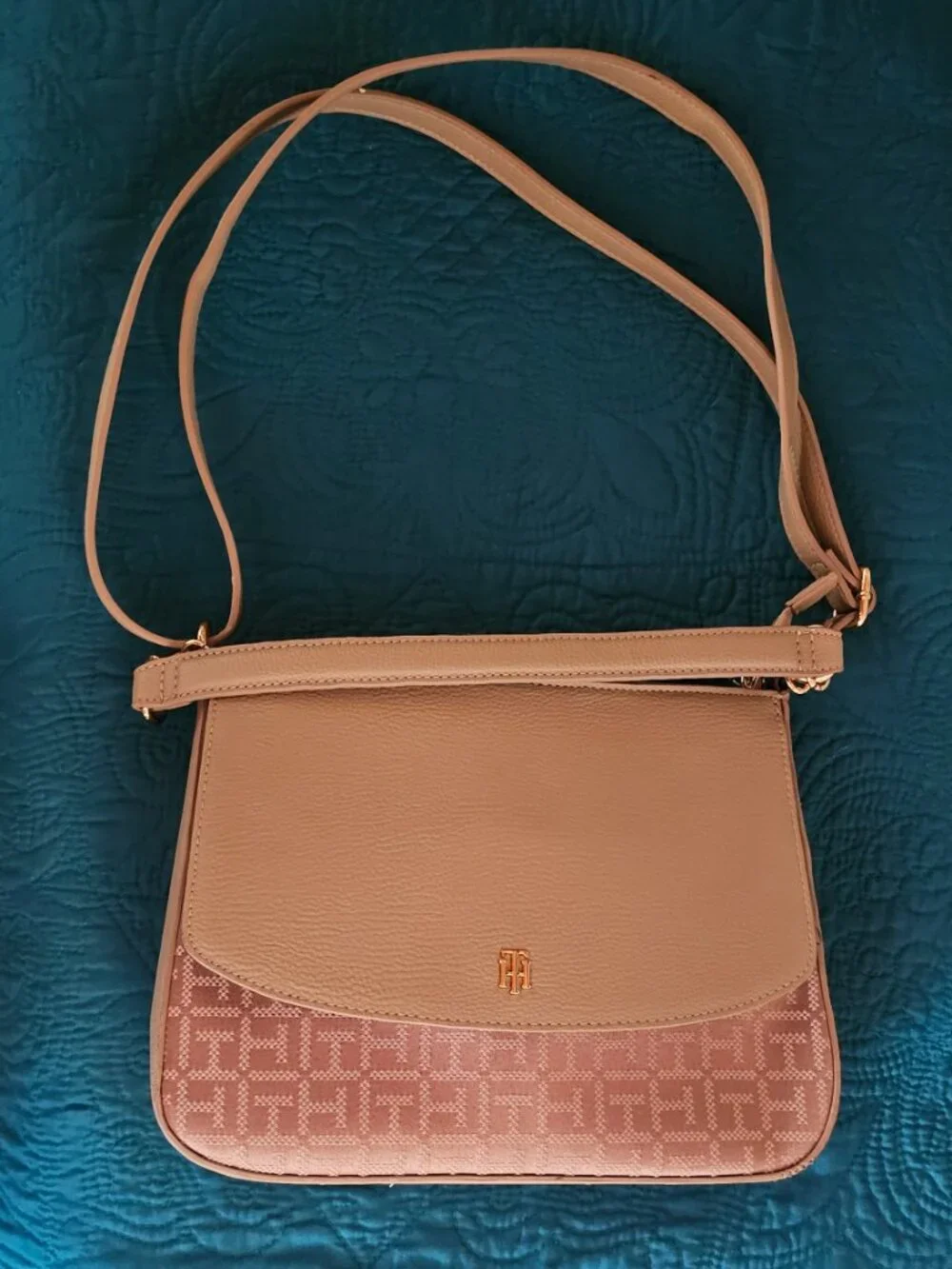 Tommy Hilfiger purse